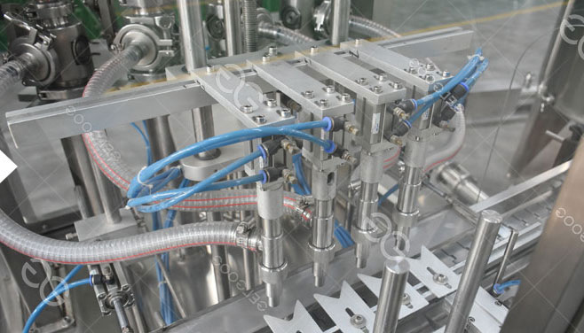 4. Đóng gói sốt cà chua